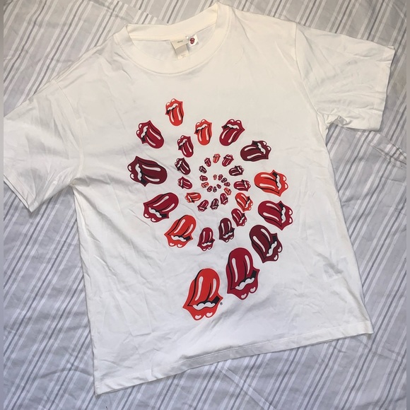 Women’s white Rolling Stones lip print t-shirt size small fit more medium - Picture 2 of 3